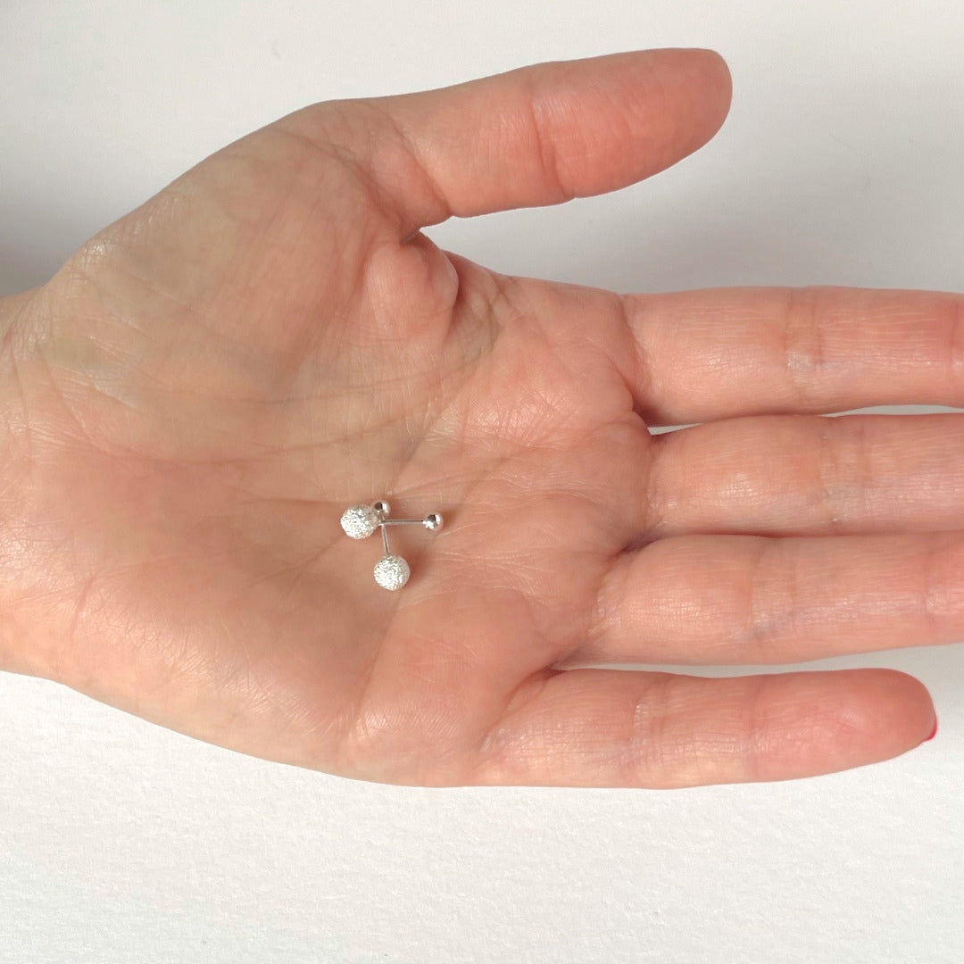 Arete Esfera Texturizada — BRAVA